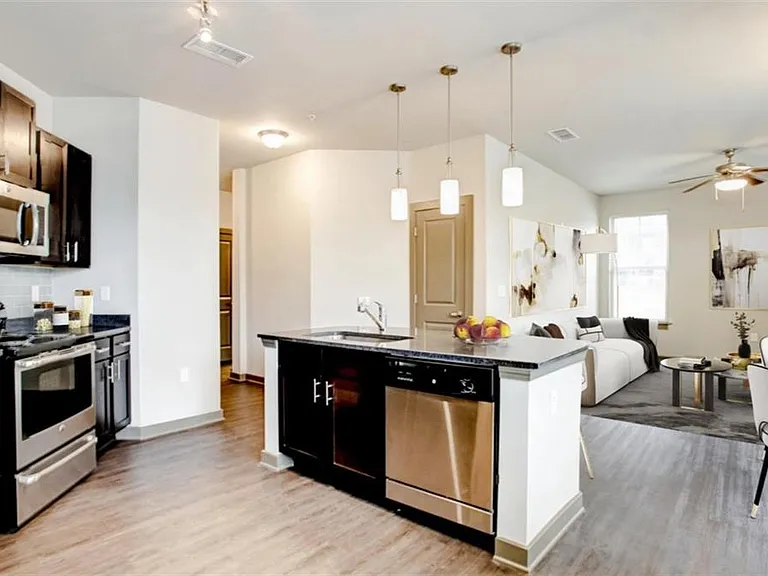 800 Millwood Ln #902-218 — Photo 6