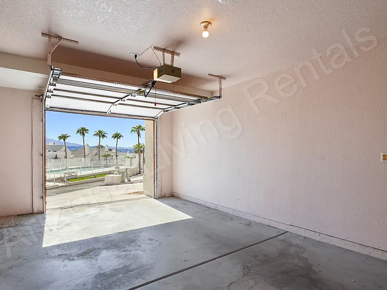 420 Acoma Blvd S #34 — Photo 25
