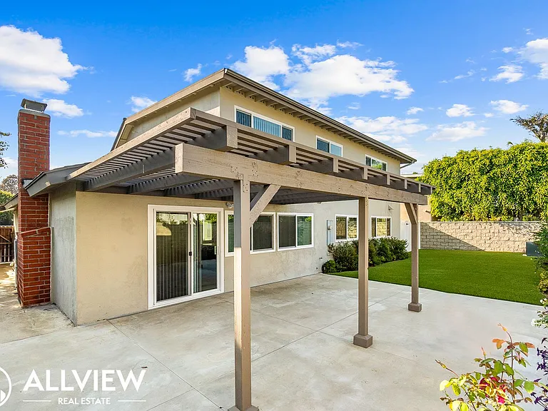20542 Kelvingrove Ln — Photo 16
