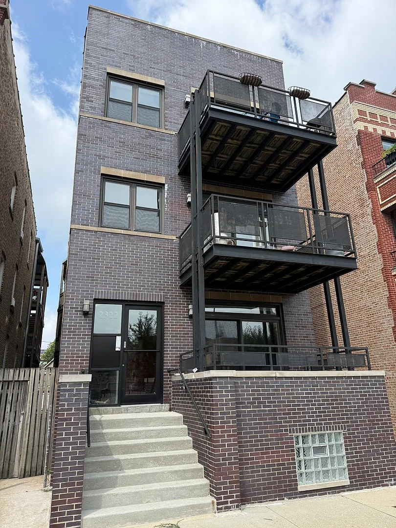 3 bed, 2.5 bath, 2500 sqft, $4,000 — Photo 1