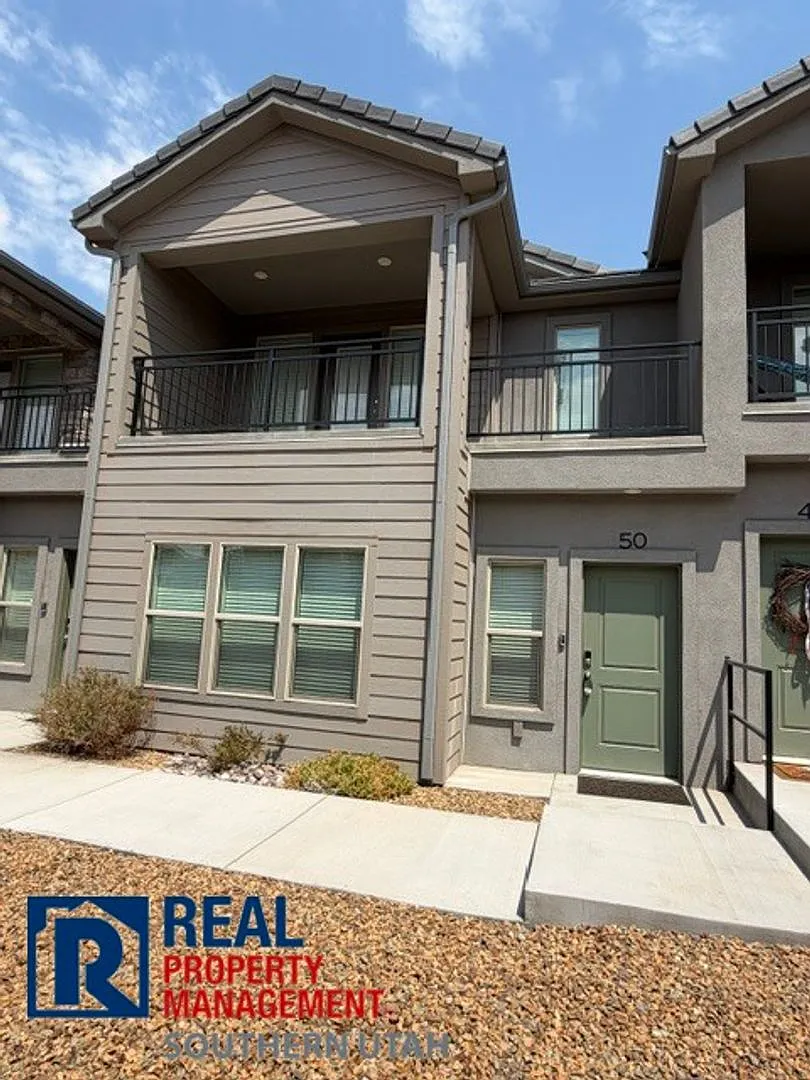 Newer Townhome in Ivins — Photo 1