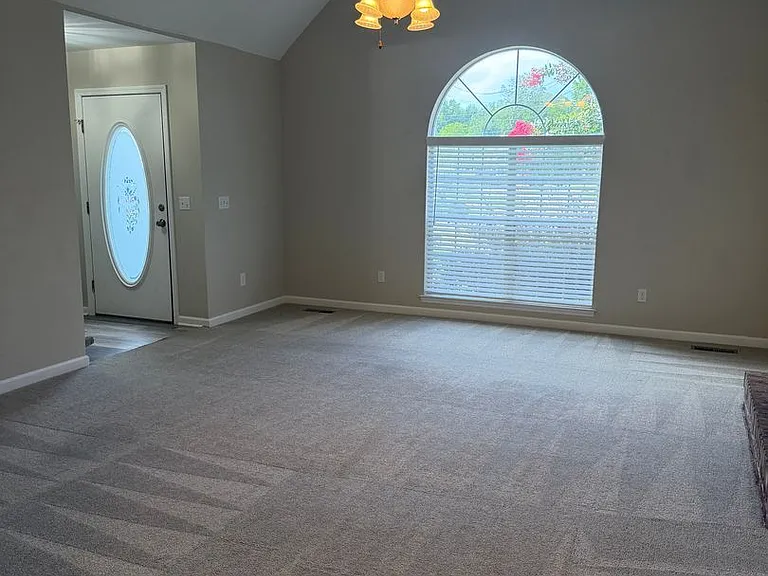 8900 Fox Glen Dr — Photo 6