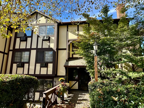 50 Aiken Street APT 241, Norwalk, CT 06851