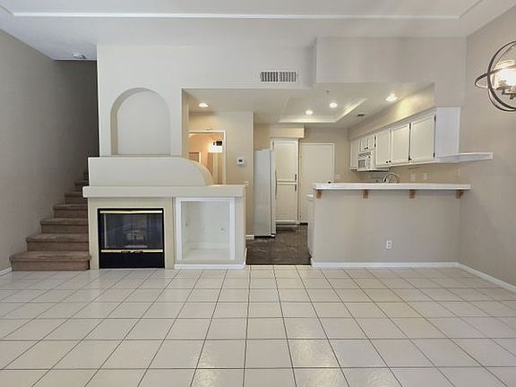 5th image of 109 Breakers Ln