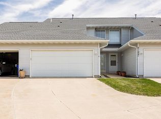 2122 Cherry Ln NE UNIT D, Cedar Rapids, IA 52402
