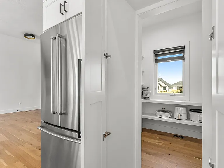 4464 E Lancaster Way — Photo 18