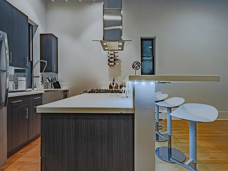 925 W 18th Pl #2R — Photo 13
