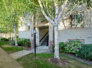 25025 Klahanie Dr SE #B-101, Issaquah, WA 98029