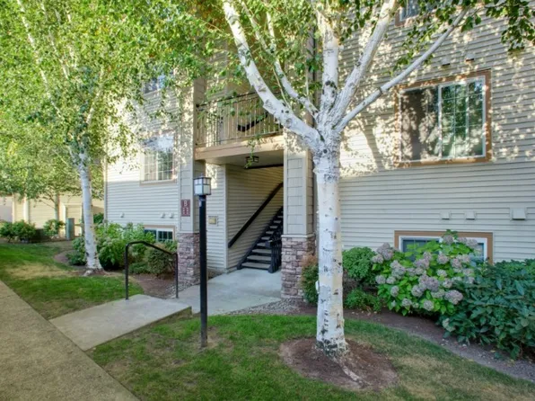 25025 Klahanie Dr SE #B-101, Issaquah, WA 98029