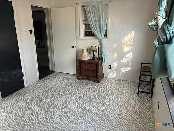 4th image of 7716 McGregor Park Rd