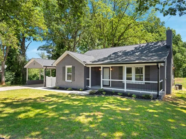 632 Stokesburg Rd, Walnut Cove, NC 27052