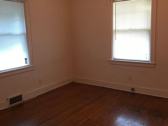 3rd image of 2431 W Malone Ave