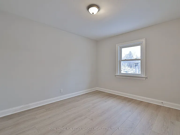 27 Southlea Ave — Photo 23