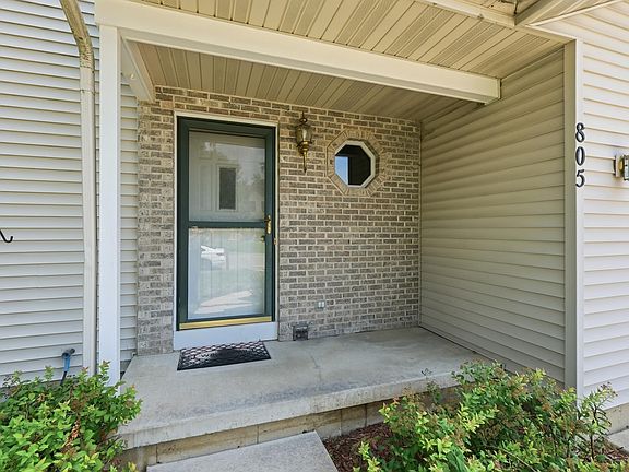 3rd image of 2348 Steven St