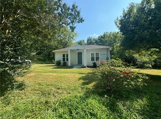 109 Canipe Ln, Jonesville, NC 28642