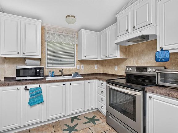 3rd image of 7464 DANVERS CIRCLE