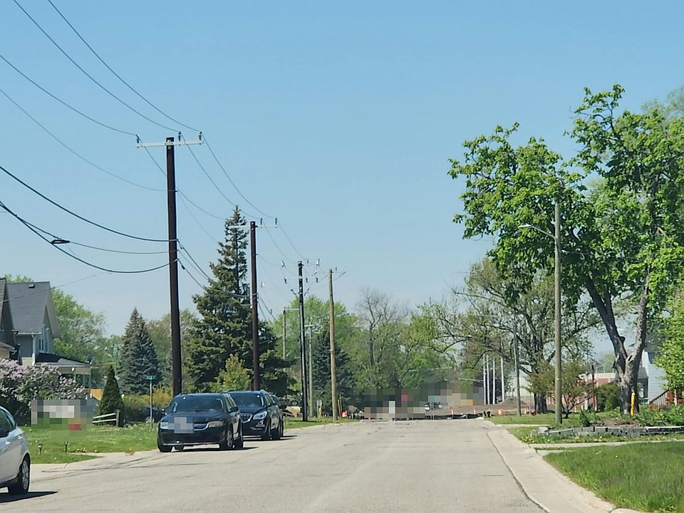 2nd image of 1120 Scott Ave