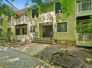 18 B Foxwood Dr Unit B BLDG 18 #B, Morris Plains Boro, NJ 07950