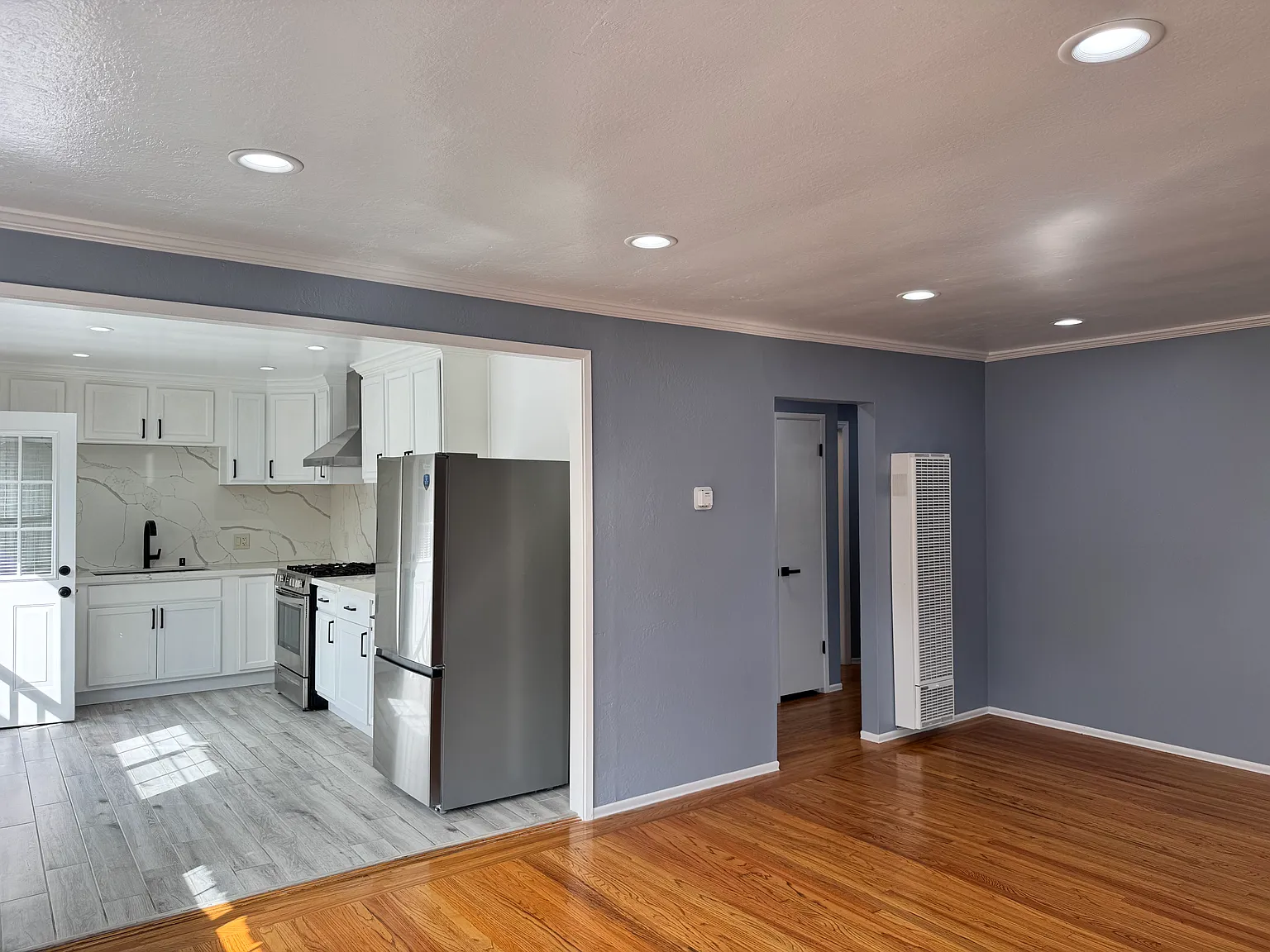 2 bed, 900 sqft, $3,950 — Photo 4