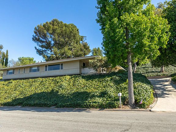 2nd image of 730 Piropo Ct