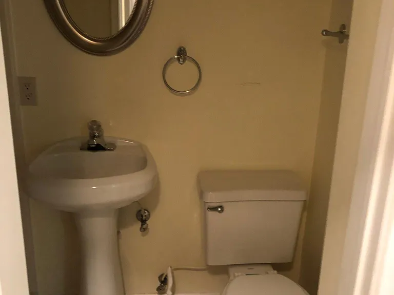 2565 E Yermo Ave — Photo 11