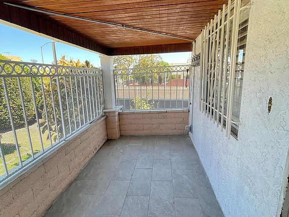 3rd image of 501 N Serrano Ave #1