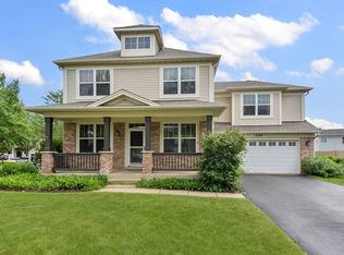 299 Fairhaven Dr, St Charles, IL 60175