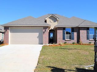 104 E Lake Ct, Slidell, LA 70461