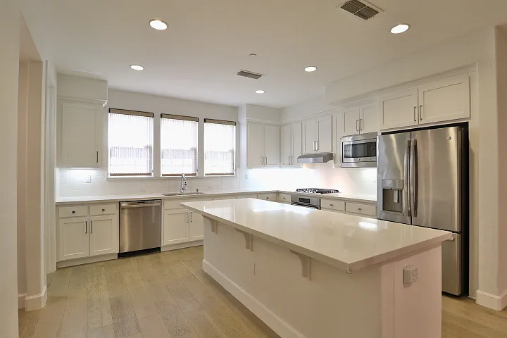 5838 W Las Positas Blvd — Photo 7