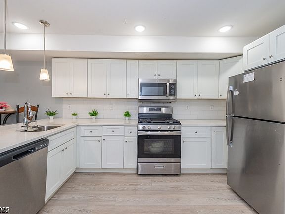 5th image of 59 Mercer St