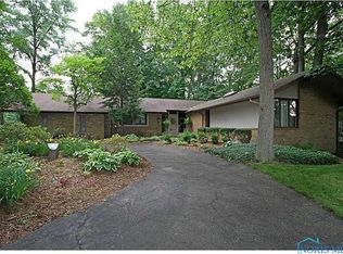 2937 Plumbrook Dr, Maumee, OH 43537