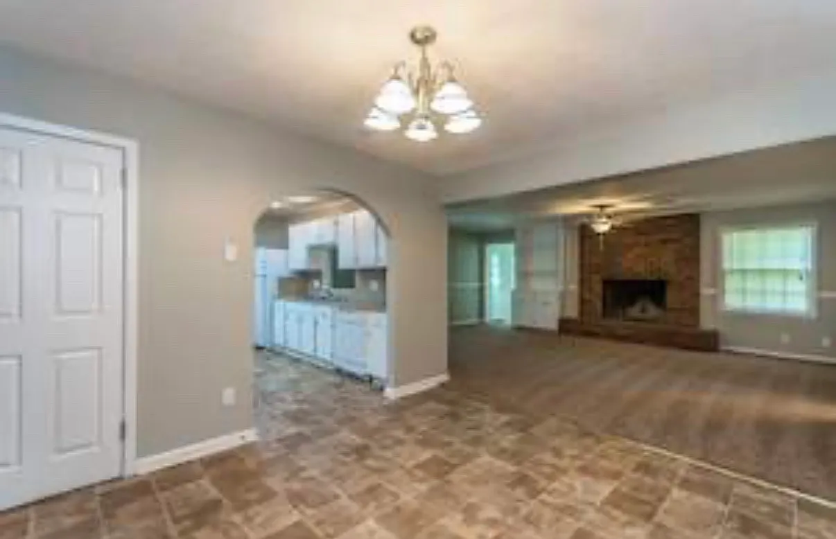 3 bed, 1827 sqft, $1,101 — Photo 4