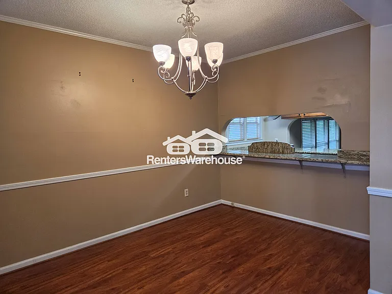 203 Ivy Green Ln — Photo 4