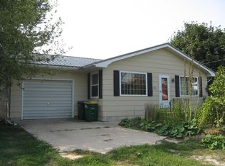 141 E Main St, Birmingham, IA 52535