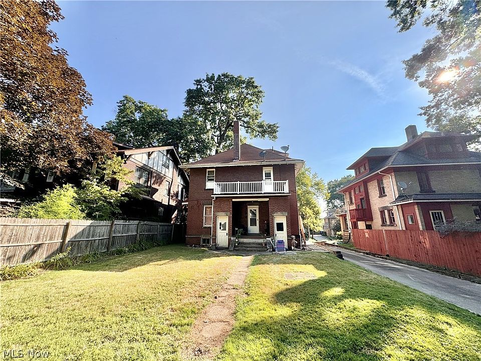 2nd image of 172 Oakdale Ave