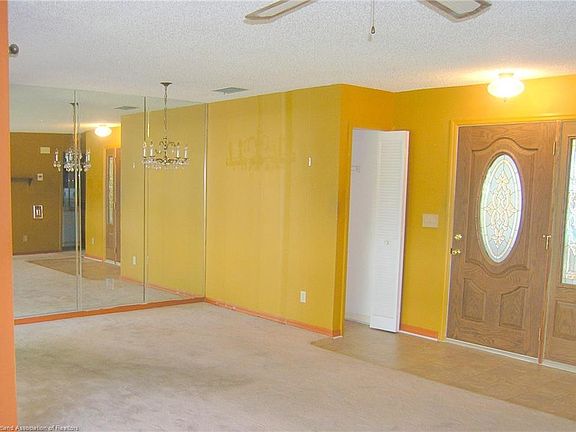 4th image of 38 Hickory Hills Cir