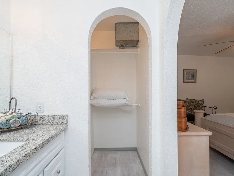 3910 Coral Reef Dr — Photo 24