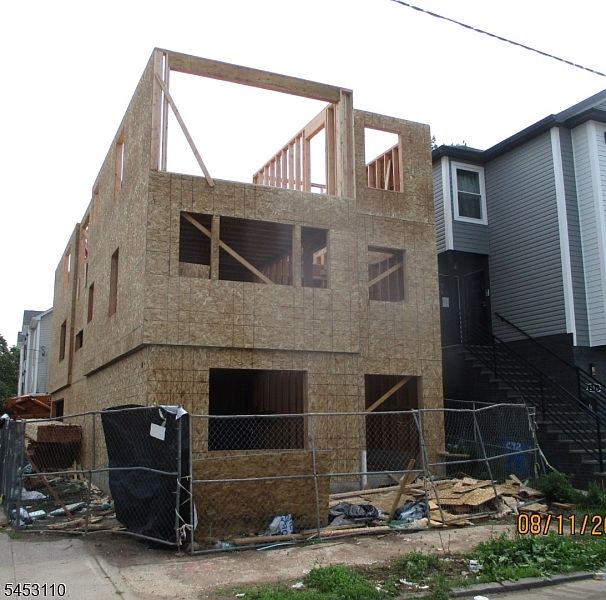 1st image of 290 S 19Th St