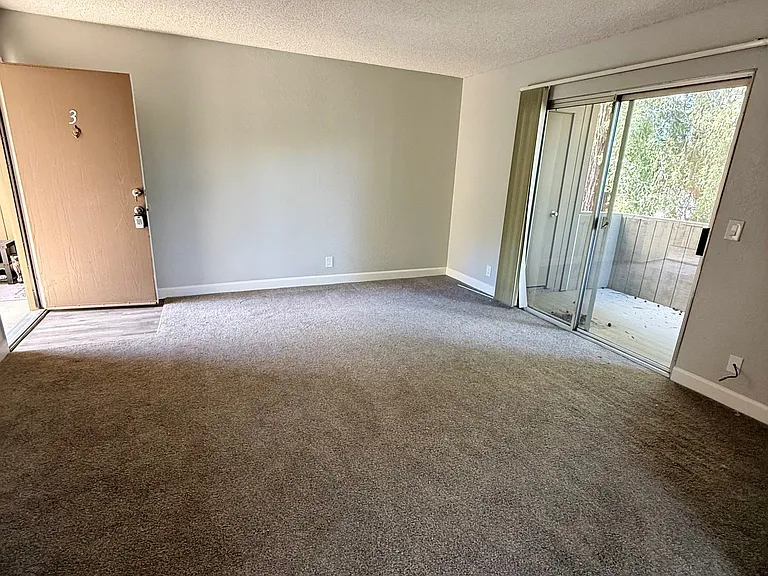 Sierra Woods Apartments — Photo 7