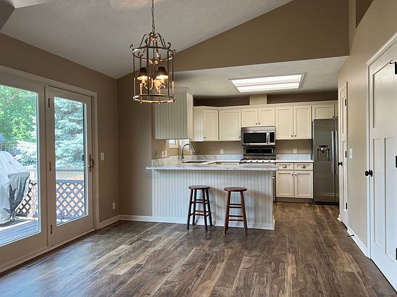 5th image of 15112 Hillside Ct