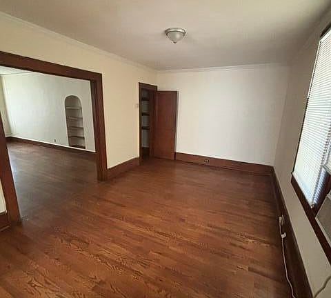 5th image of 25 W Charlotte Ave #1