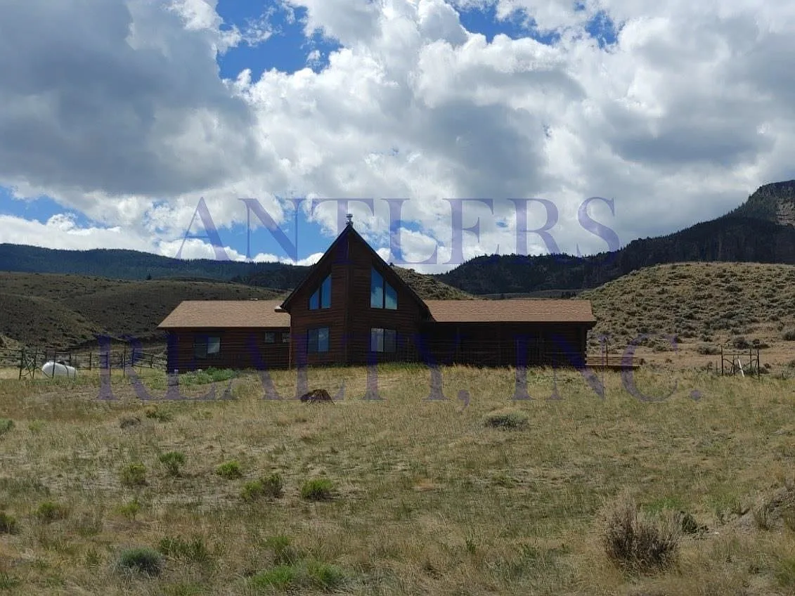 4 bed, 2.0 bath, 1796 sqft, $2,000 — Photo 4