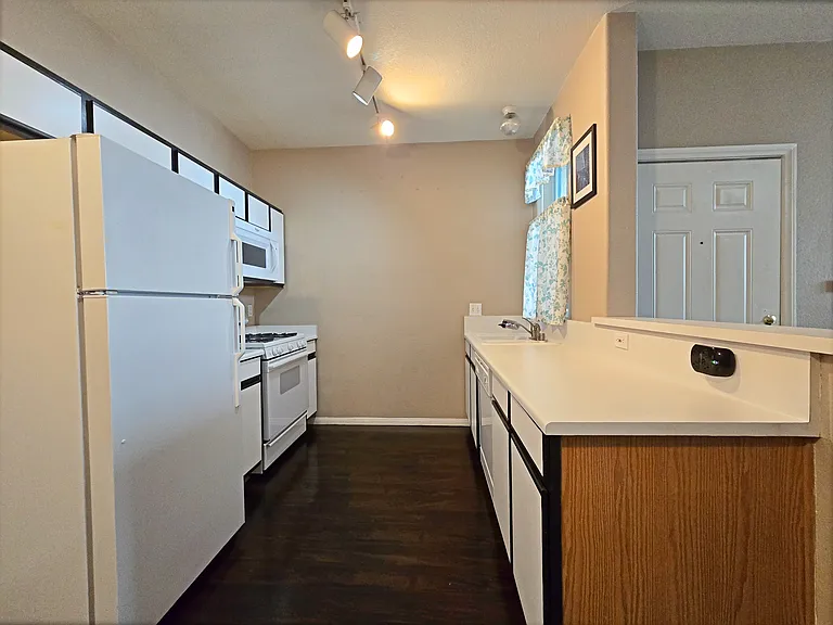 4960 Harrison Dr #112 — Photo 11
