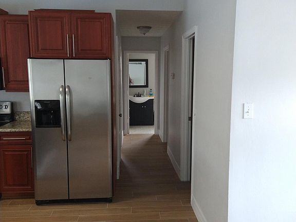 2nd image of 214 NE Glentry Ave