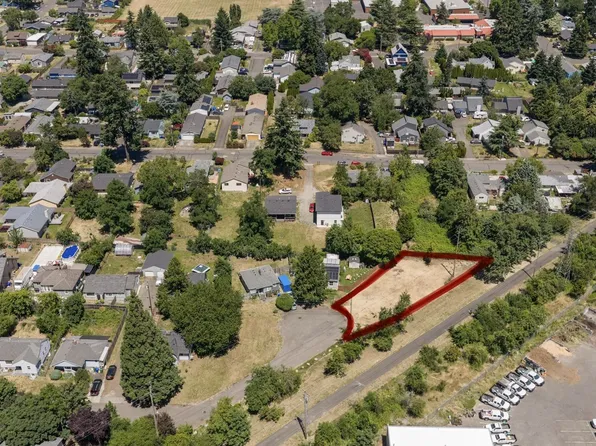8911 SE Henderson St, Portland, OR 97266