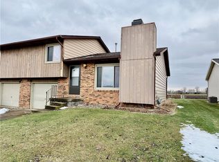 2051 E Mill Stone Rd, Decatur, IL 62526