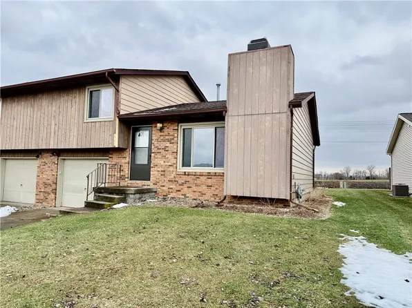 2051 E Mill Stone Rd, Decatur, IL 62526