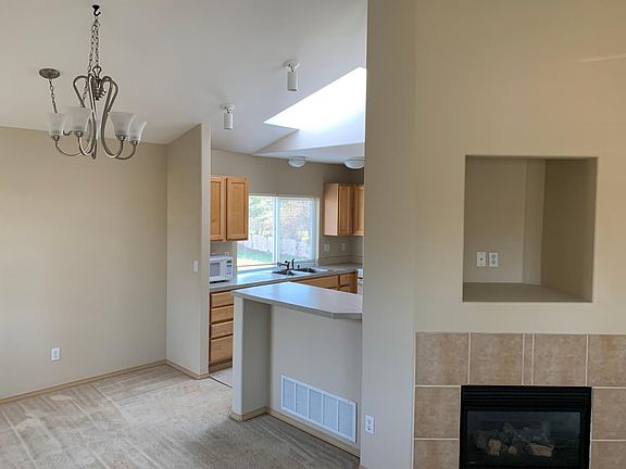 3rd image of 1301 S 277th Pl