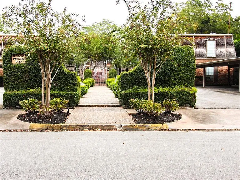 5353 Dora St #I-1 — Photo 1