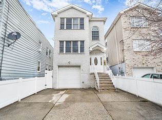 6 Manor Ave, Harrison, NJ 07029